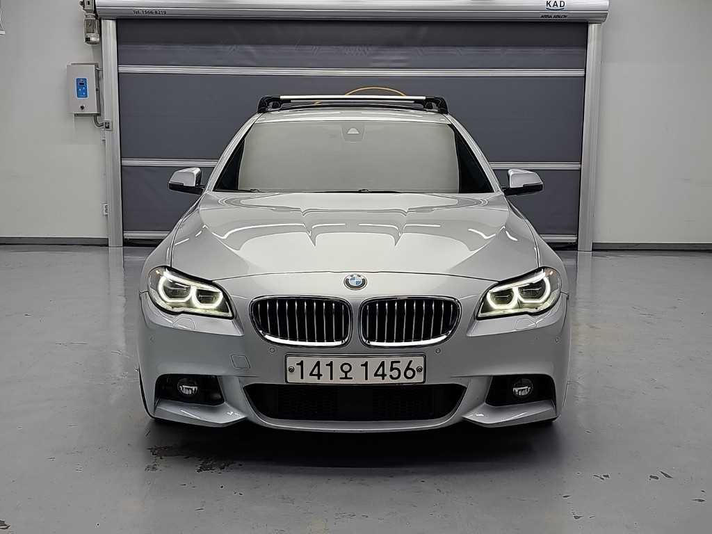 BMW 5시리즈 520d xDrive M 에어로다이나믹 사진 2/19