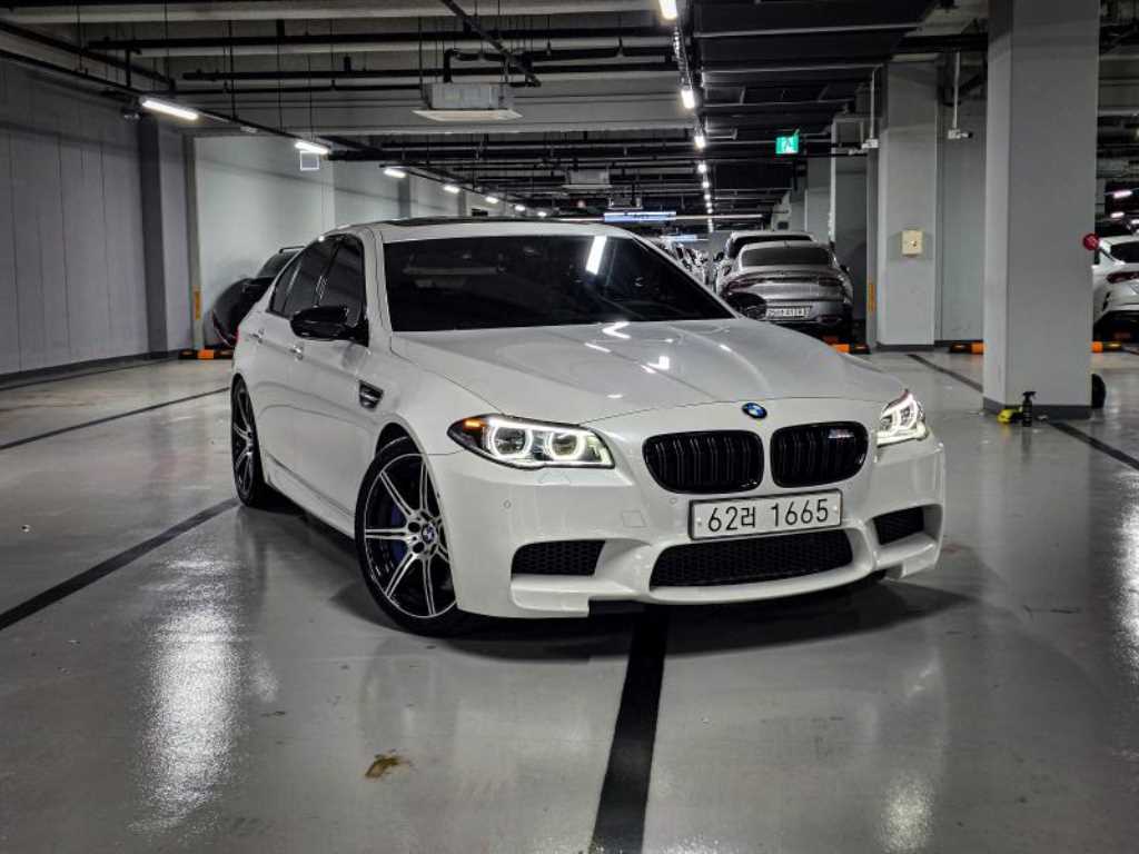 BMW 5시리즈 M5 세단 컴페티션 에디션 사진 2/20