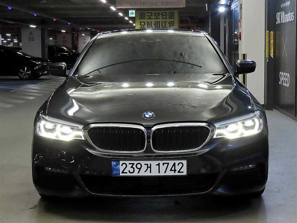BMW 5시리즈 520d xDrive M 스포츠 플러스 사진 2/20