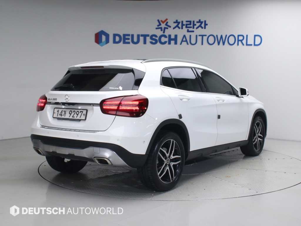 벤츠 GLA 클래스 GLA220 프리미엄 사진 2/20