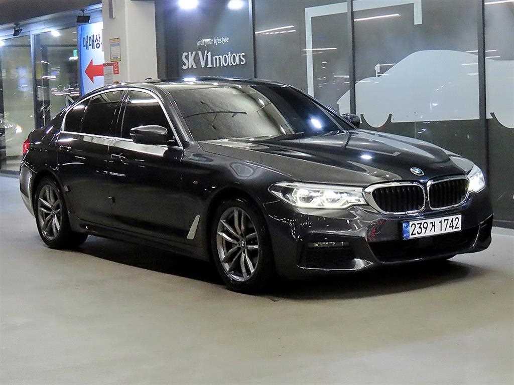 BMW 5시리즈 520d xDrive M 스포츠 플러스 사진