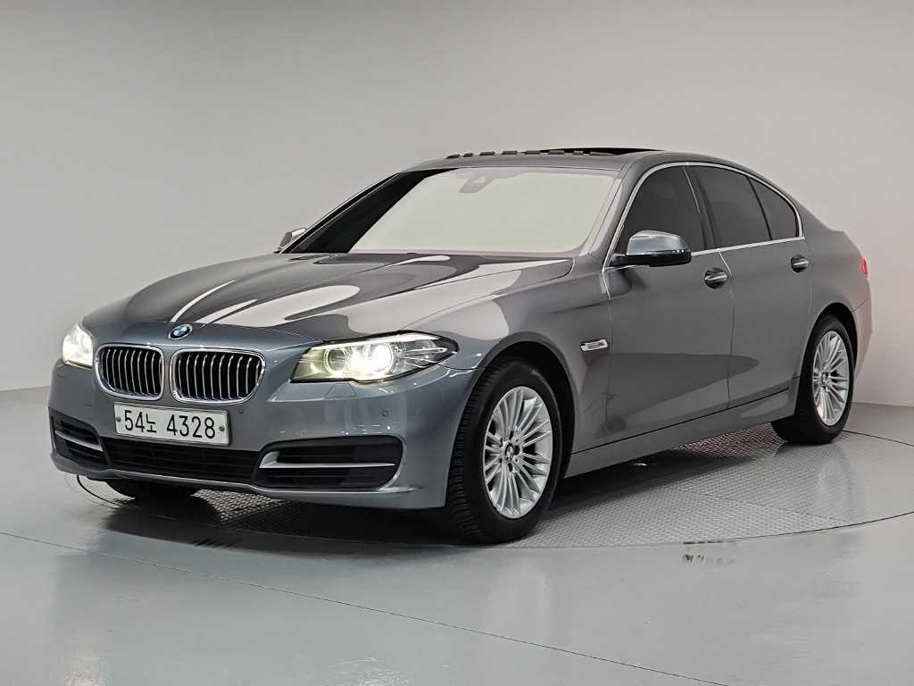 BMW 5시리즈 520d xDrive 사진