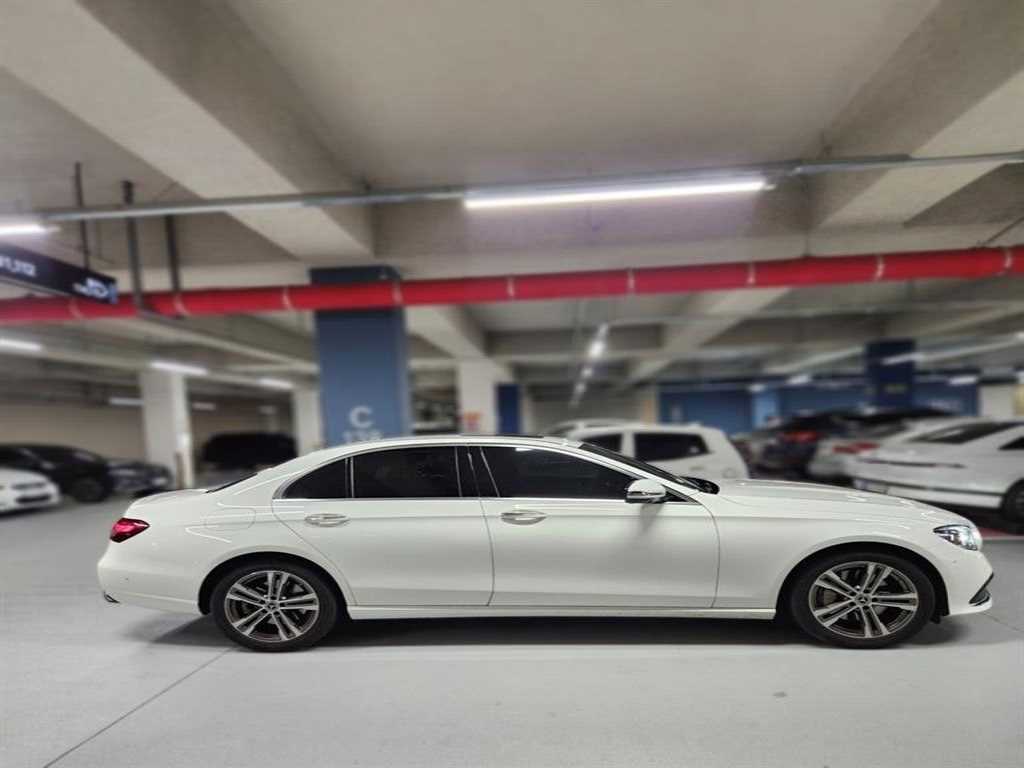 벤츠 E 클래스 E350 4MATIC 아방가르드 사진 2/5