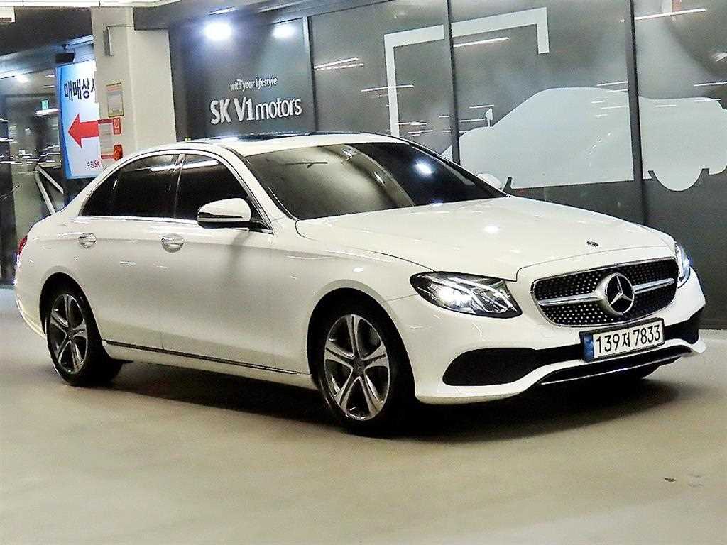 벤츠 E 클래스 E300 아방가르드 사진