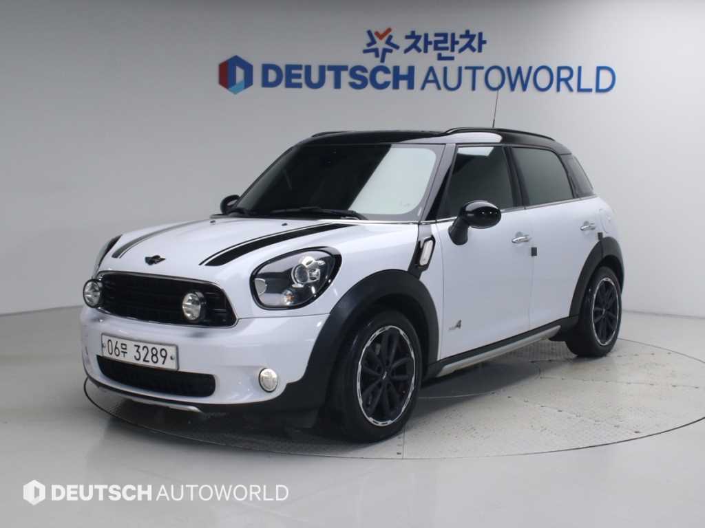 MINI 컨트리맨 2.0 쿠퍼 D ALL4 에필로그 에디션 사진