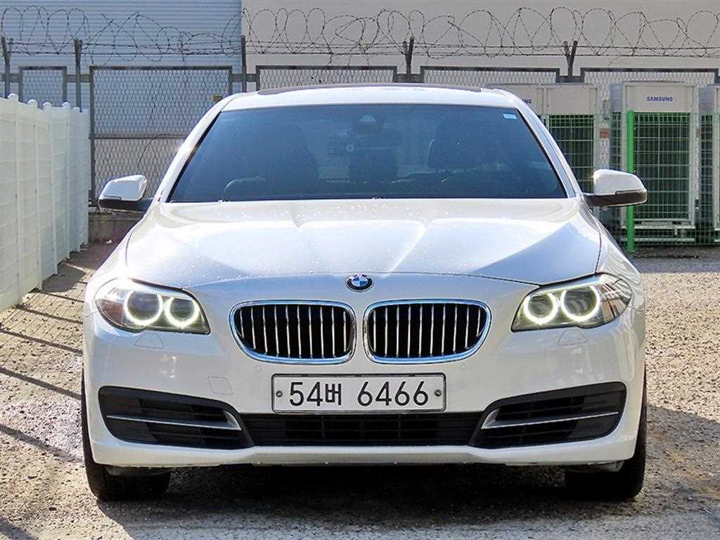 BMW 5시리즈 520d xDrive 사진