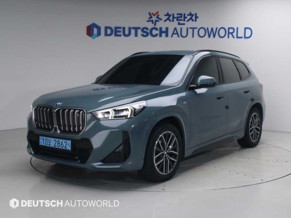 BMW iX1 xDrive 30 xLine 사진