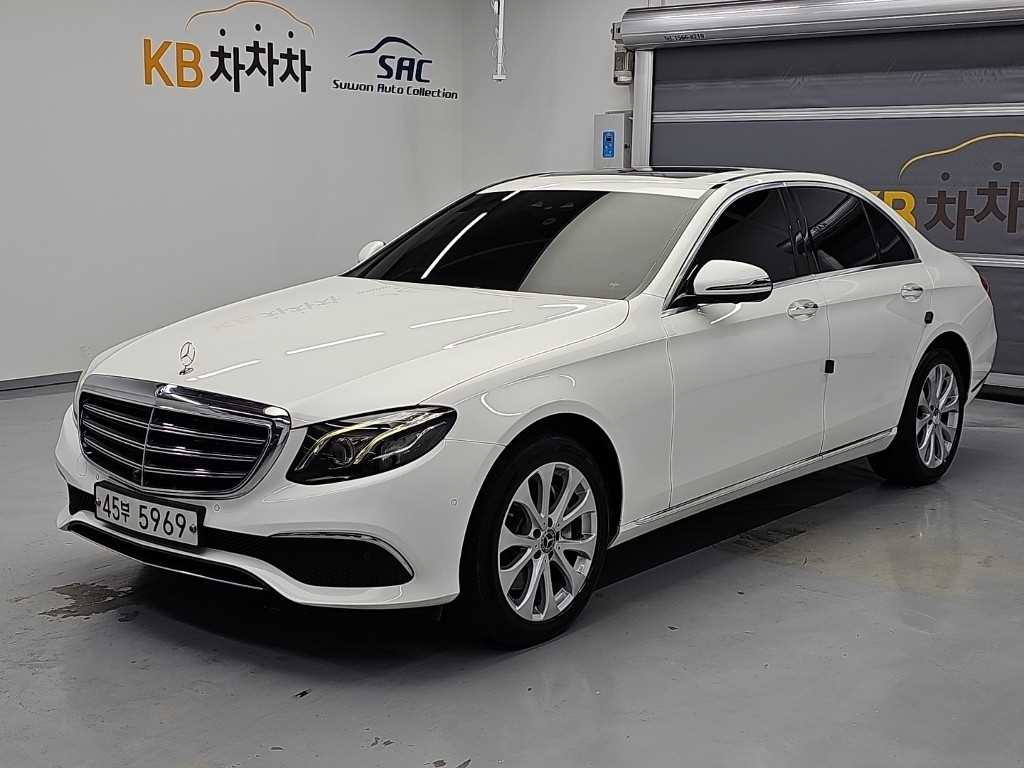 벤츠 E 클래스 E300 4MATIC 익스클루시브 사진