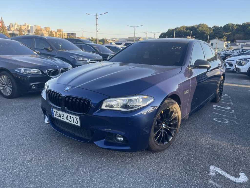BMW 5시리즈 520d M 에어로다이나믹 사진