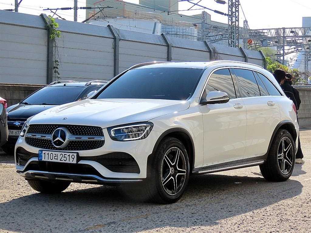 벤츠 GLC 클래스 GLC 300 4MATIC 사진 2/20