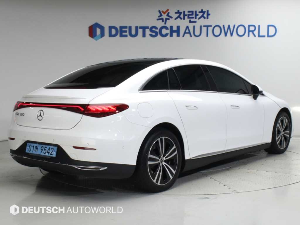 벤츠 EQE 300 사진 2/20