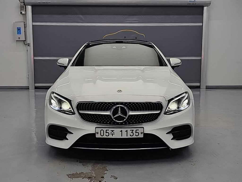 벤츠 E 클래스 E400 4MATIC 쿠페 사진 2/19