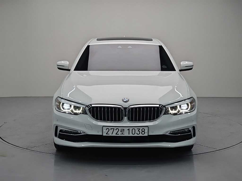 BMW 5시리즈 520i 럭셔리 사진 2/19