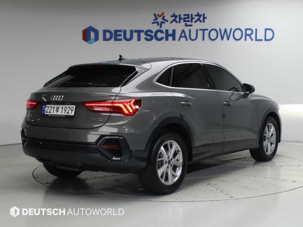 아우디 Q3 35 TDI 스포트백 프리미엄 사진 2/20