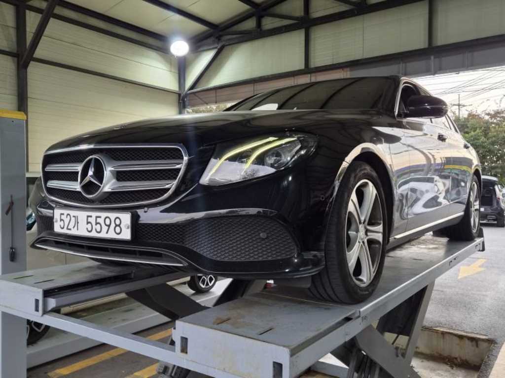 벤츠 E 클래스 E200 아방가르드 사진