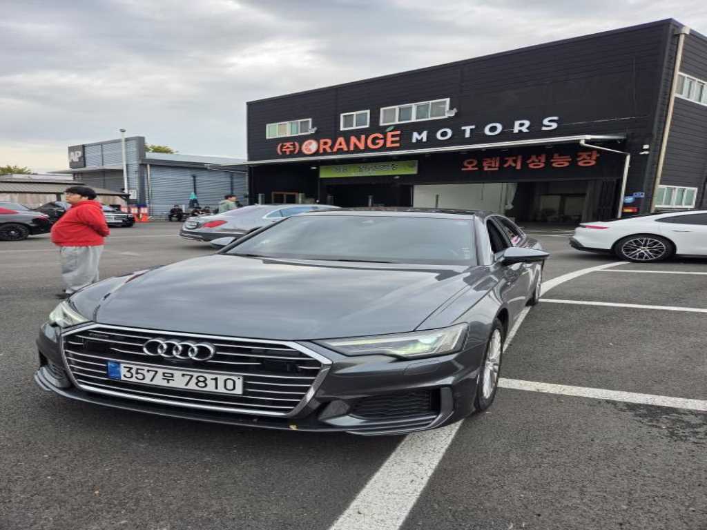 아우디 A6 45 TFSI 콰트로 프리미엄 사진 2/10