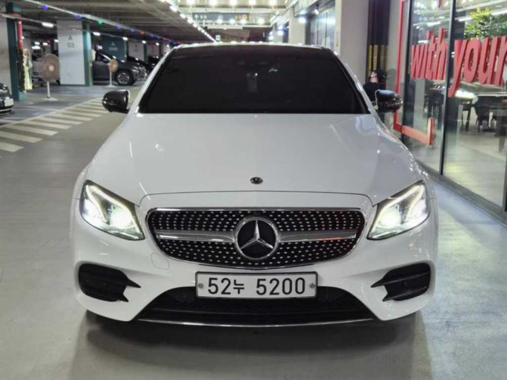 벤츠 E 클래스 E300 4MATIC AMG LINE 사진 2/20