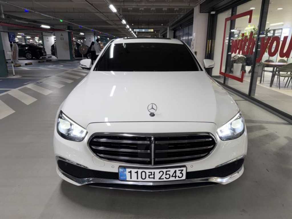 벤츠 E 클래스 E300e 4MATIC 익스클루시브 사진 2/20