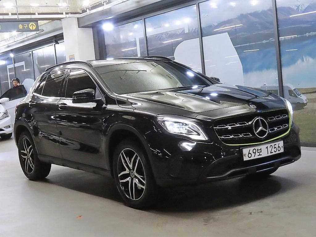 벤츠 GLA 클래스 GLA220 프리미엄 사진