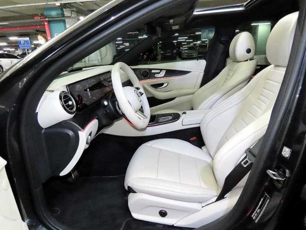 벤츠 E 클래스 E220d 4MATIC AMG라인 사진
