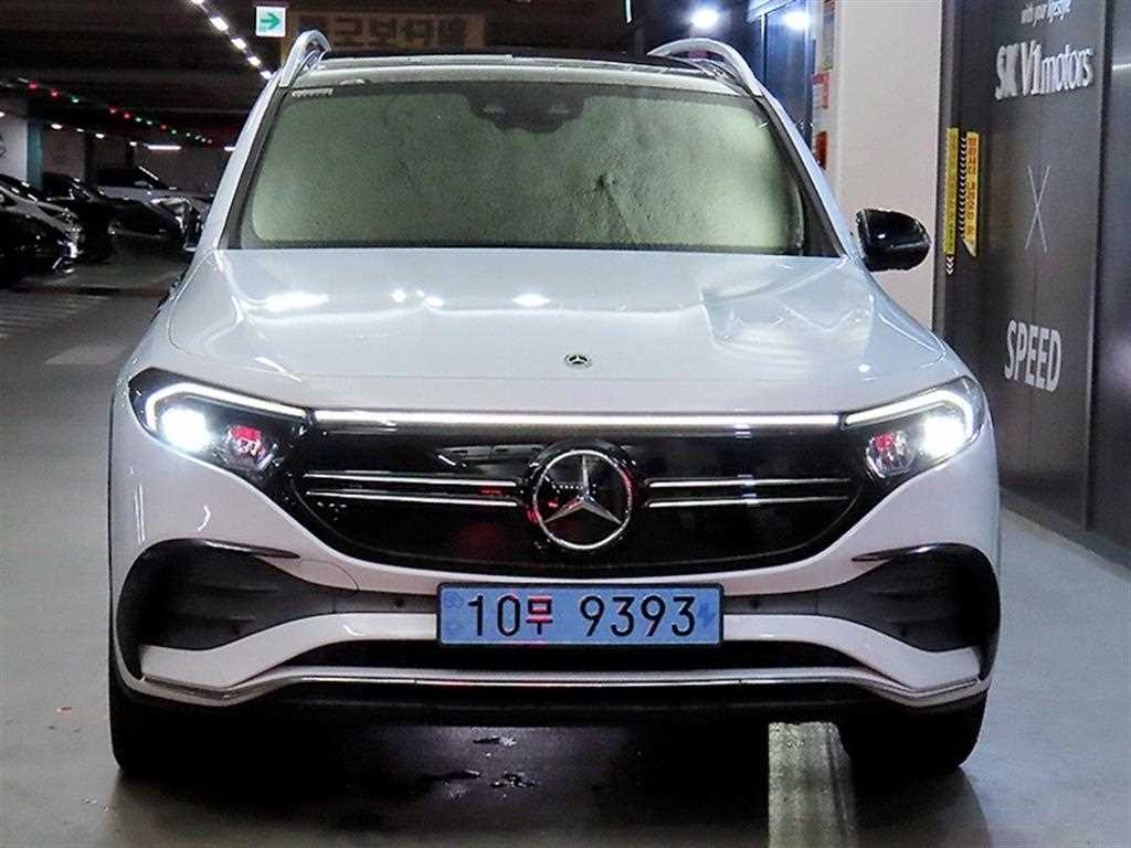 벤츠 EQB 300 4MATIC AMG 라인 사진 2/20