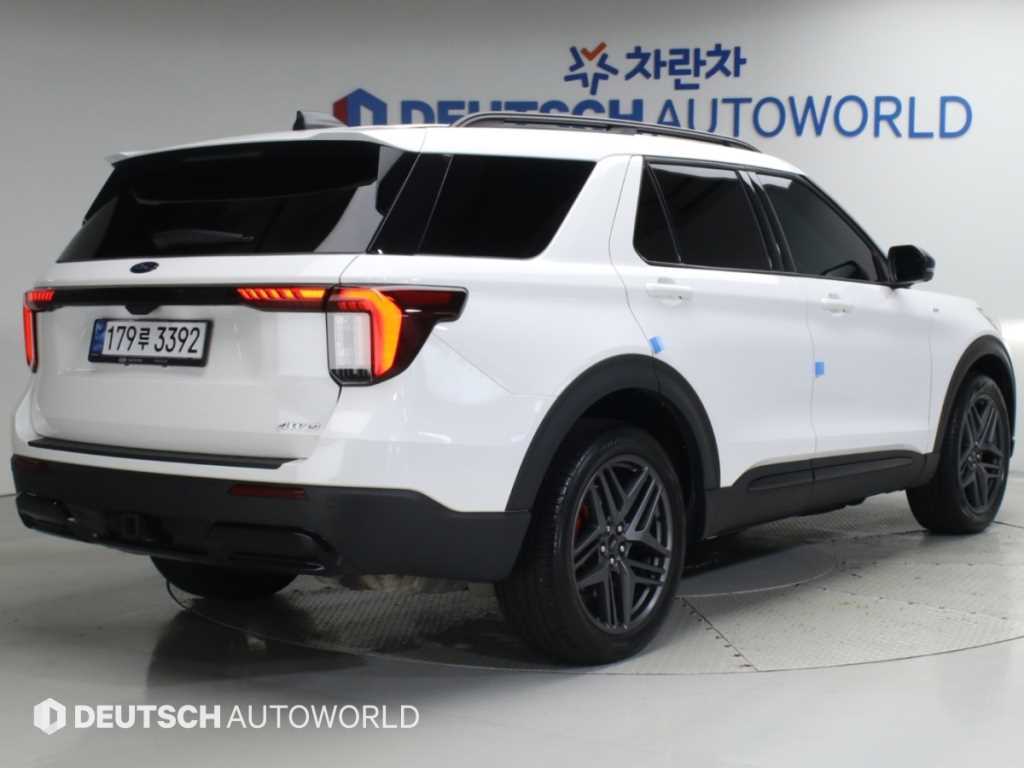 포드 익스플로러 2.3 AWD ST-라인 사진 2/20