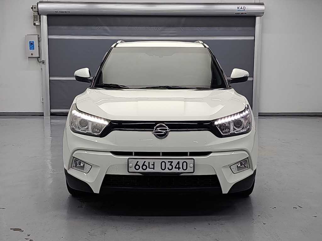 KGM 티볼리 디젤 2WD 1.6 LX 사진 2/19