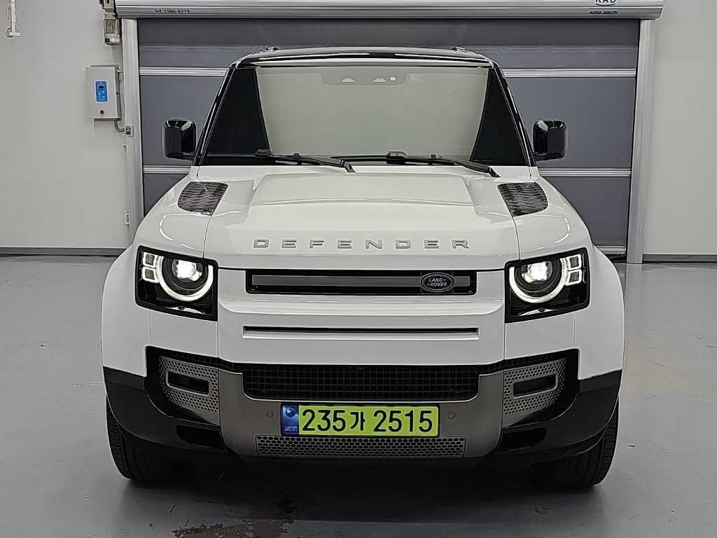 랜드로버 디펜더 110 P300 X-Dynamic SE 사진 2/18