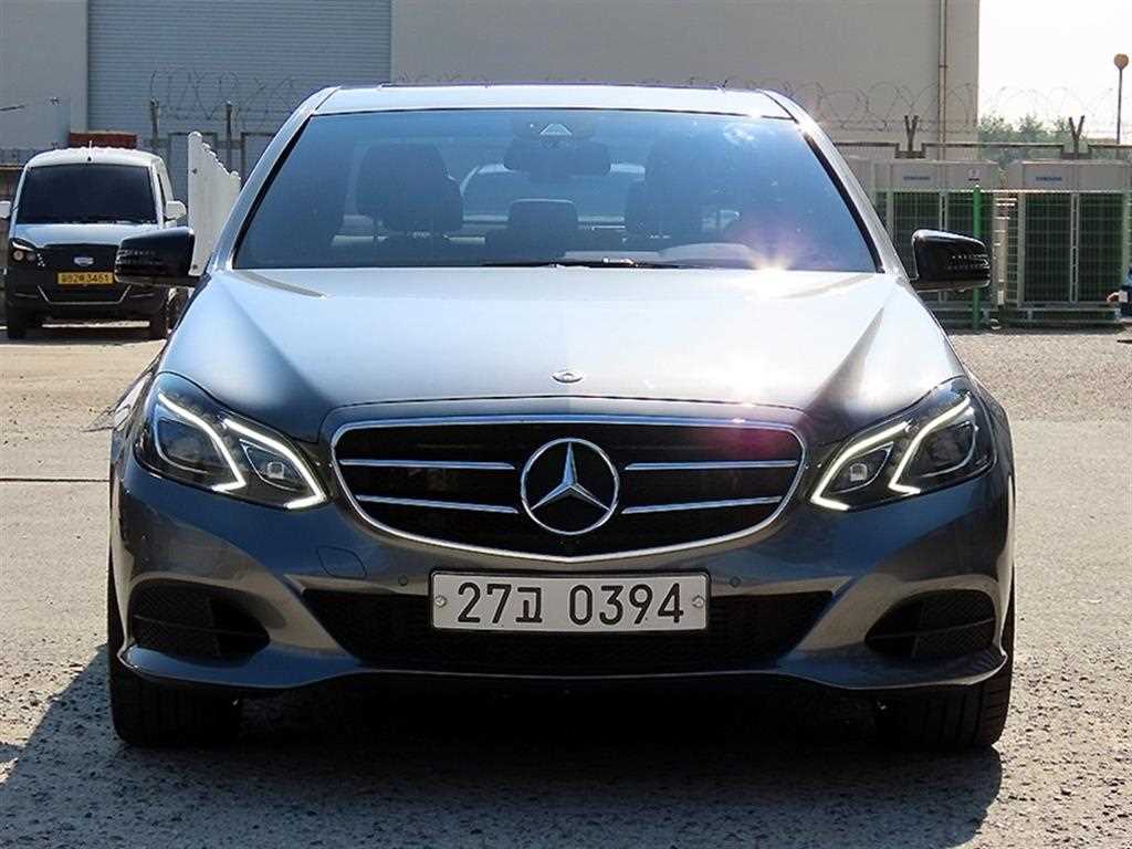 벤츠 E 클래스 E220 블루텍 아방가르드 스포츠 사진