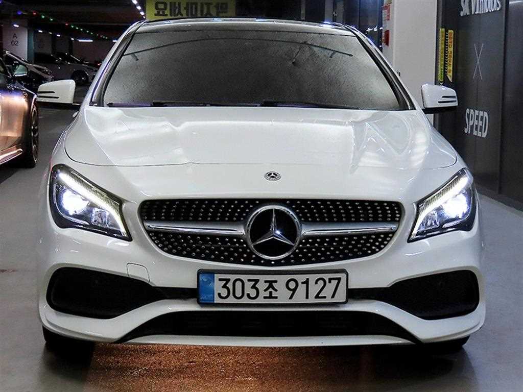 벤츠 CLA 클래스 CLA 220 AMG LINE 사진 2/19