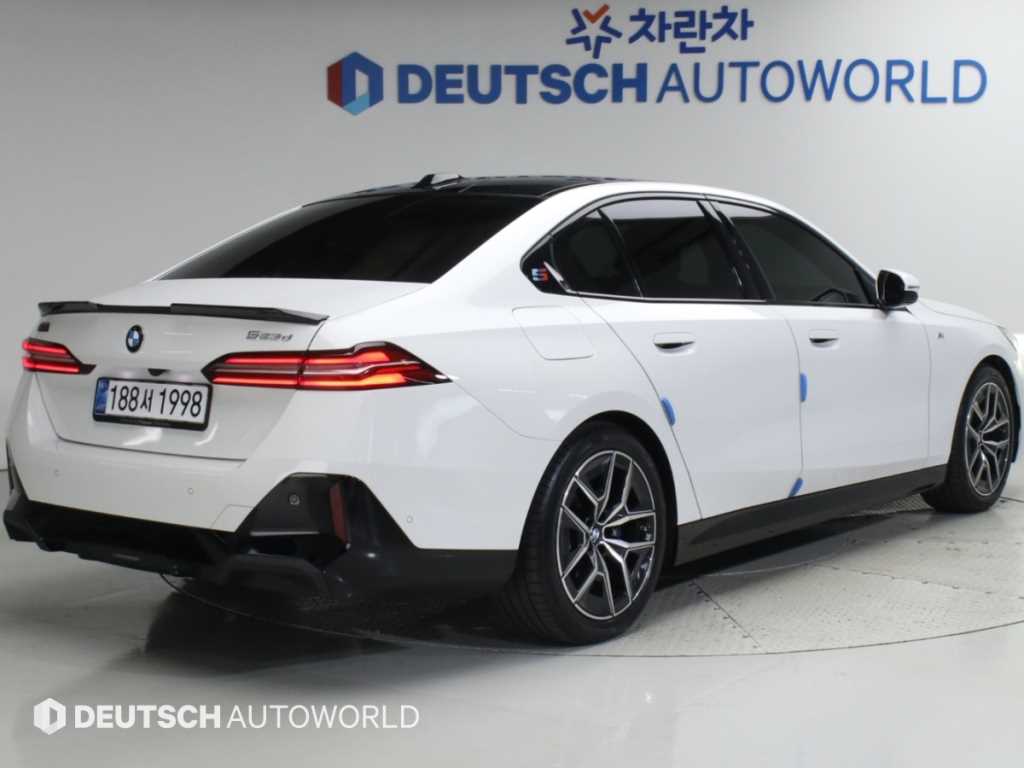 BMW 5시리즈 523d 기본형 사진 2/20