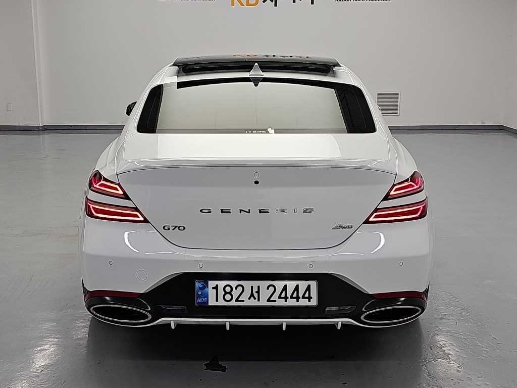 제네시스 G70 가솔린 3.3T 4WD 스포츠 패키지 사진 2/18