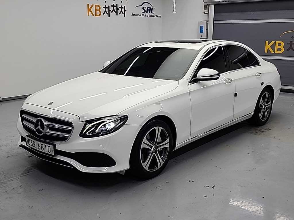 벤츠 E 클래스 E300 아방가르드 사진
