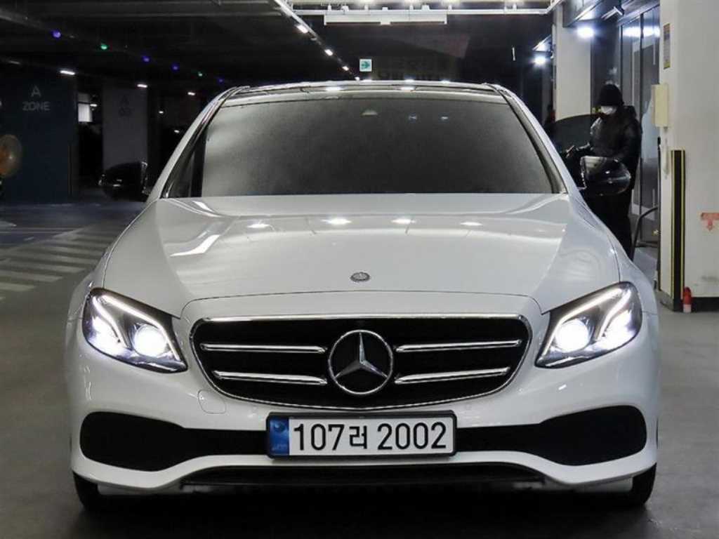 벤츠 E 클래스 E300 아방가르드 사진 2/20