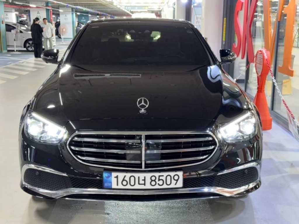 벤츠 E 클래스 E300e 4MATIC 익스클루시브 사진 2/20
