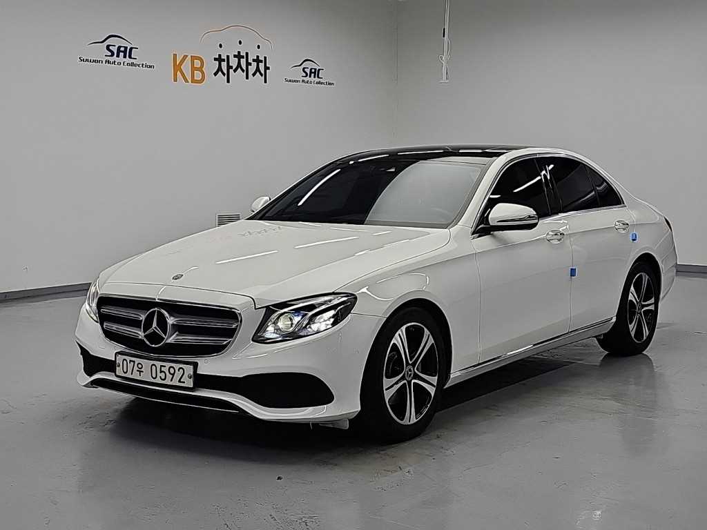 벤츠 E 클래스 E220d 익스클루시브 사진