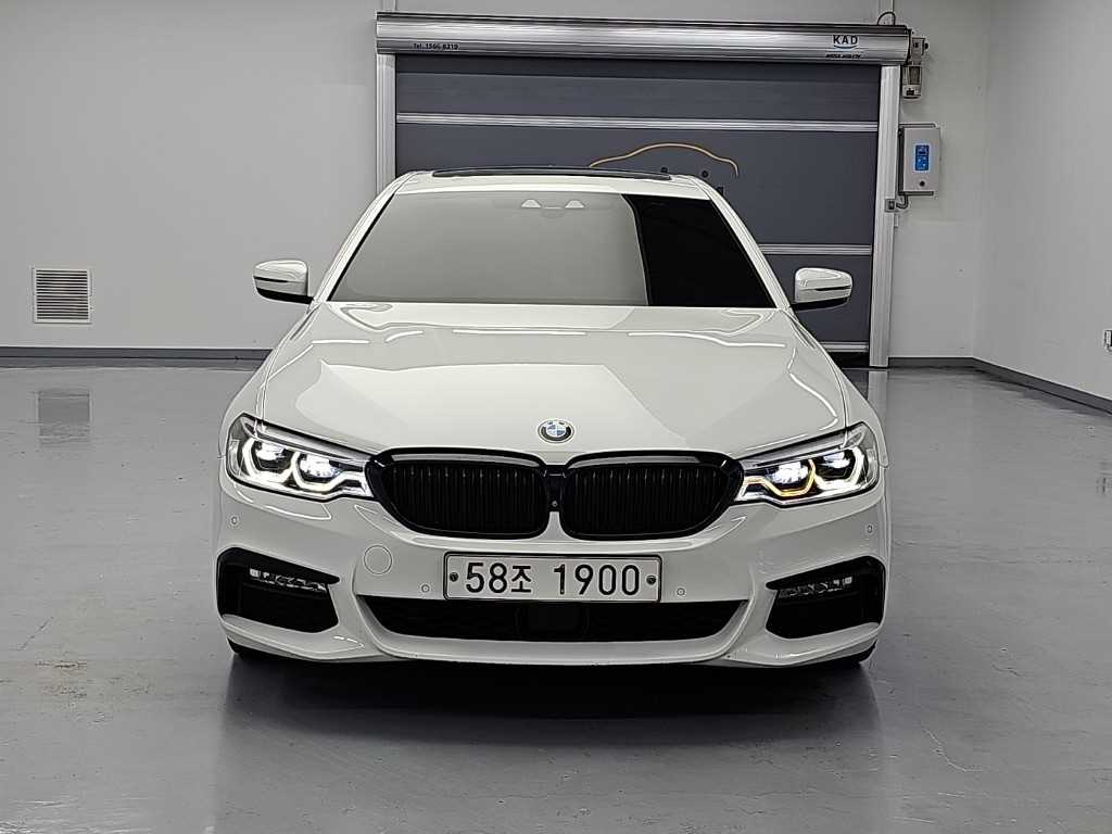 BMW 5시리즈 530d M 스포츠 사진 2/20