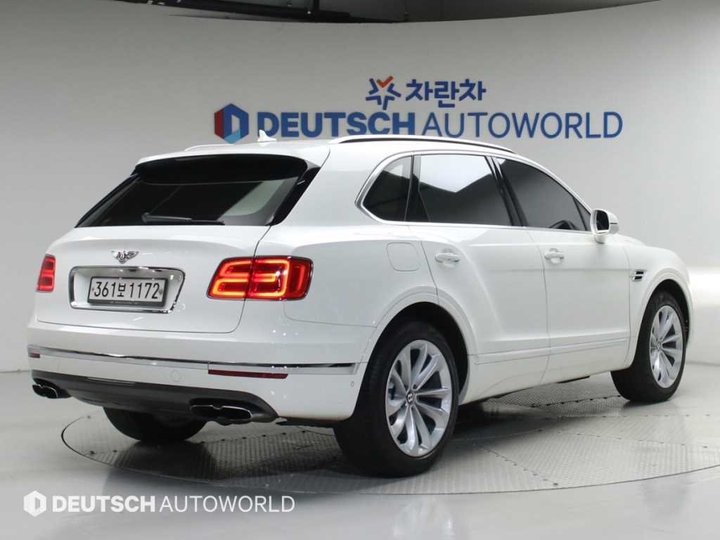 벤틀리 벤테이가 4.0 V8 사진 2/20