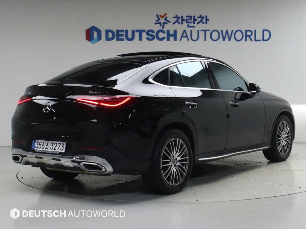 벤츠 GLC 클래스 GLC300 4MATIC 쿠페 아방가르드 사진 2/20