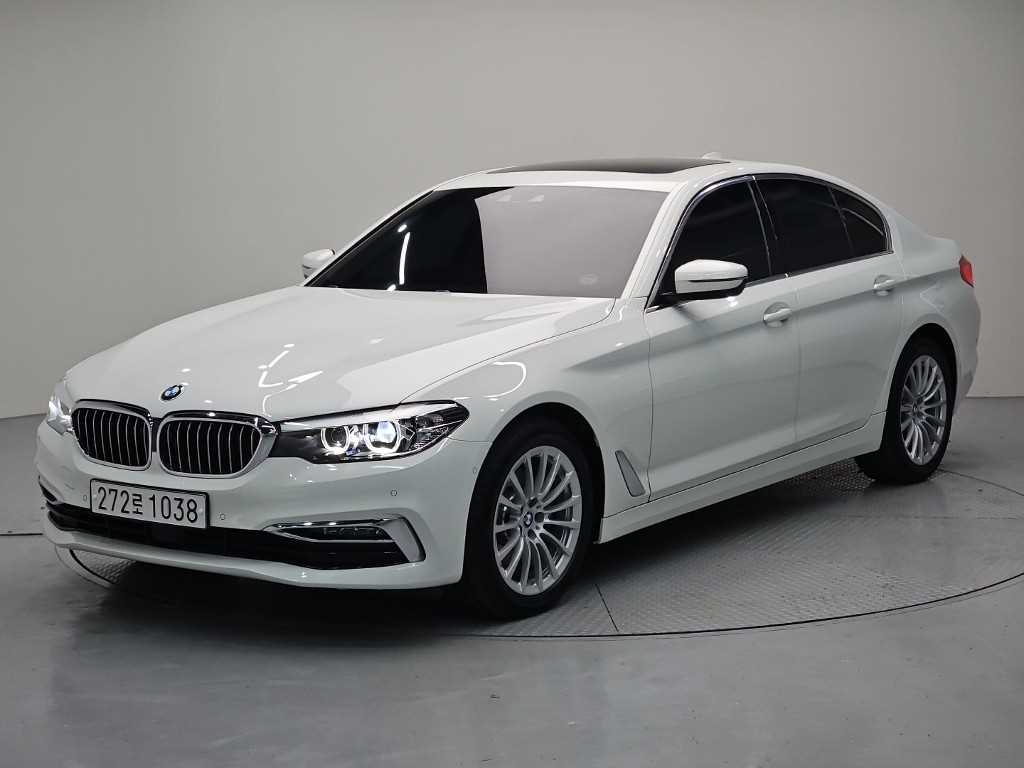 BMW 5시리즈 520i 럭셔리 사진