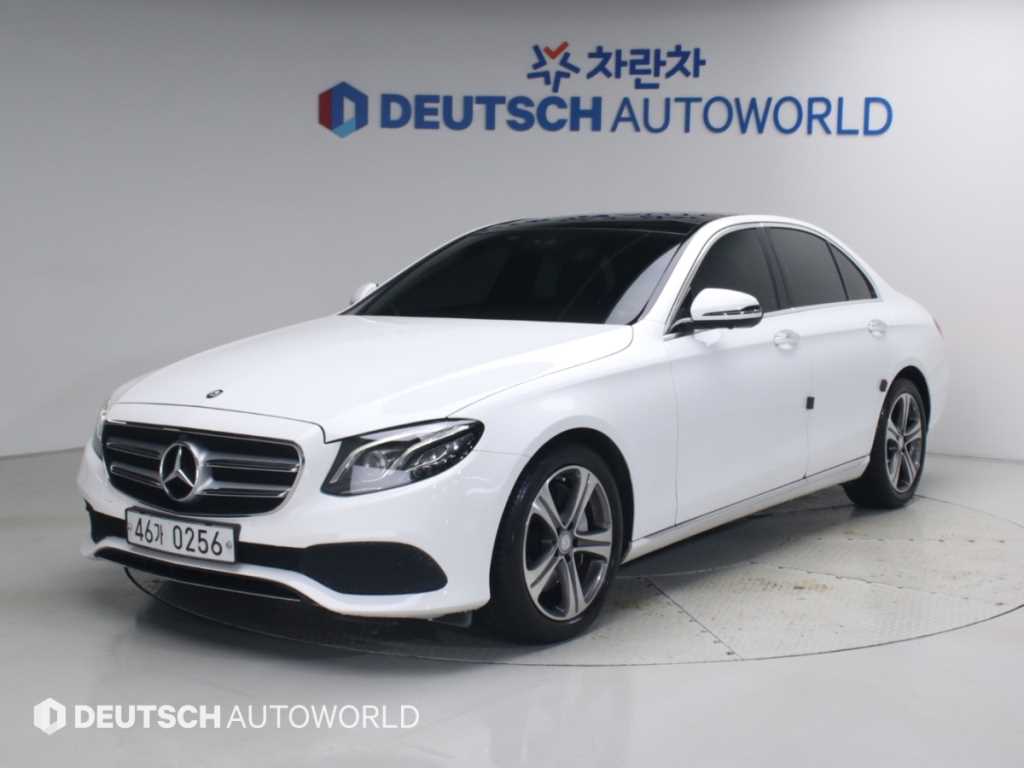 벤츠 E 클래스 E300 4MATIC 아방가르드 사진