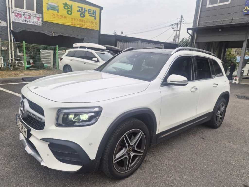 벤츠 GLB 클래스 GLB 250 4MATIC 사진 2/17