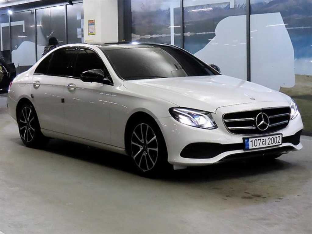 벤츠 E 클래스 E300 아방가르드 사진