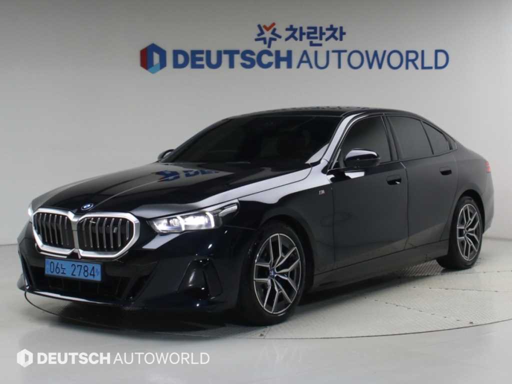 BMW i5 eDrive 40 M 스포츠 사진