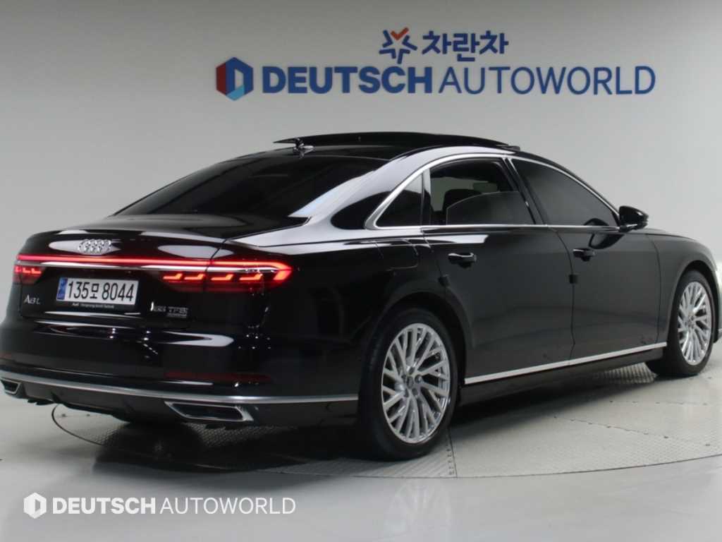 아우디 A8 55 TFSI 콰트로 LWB 프리미엄 사진 2/20