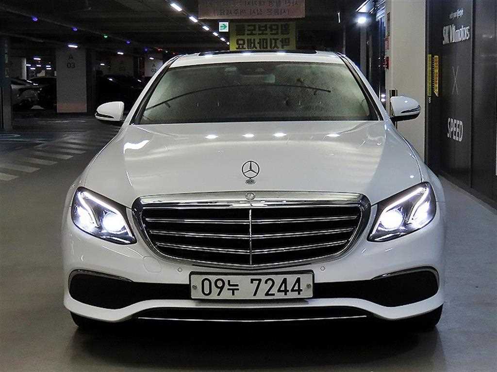 벤츠 E 클래스 E220d 익스클루시브 사진 2/20