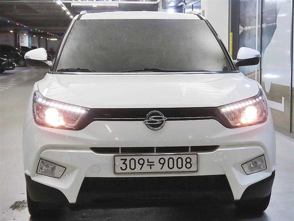 KGM 티볼리 가솔린 2WD 1.6 VX 사진 2/20