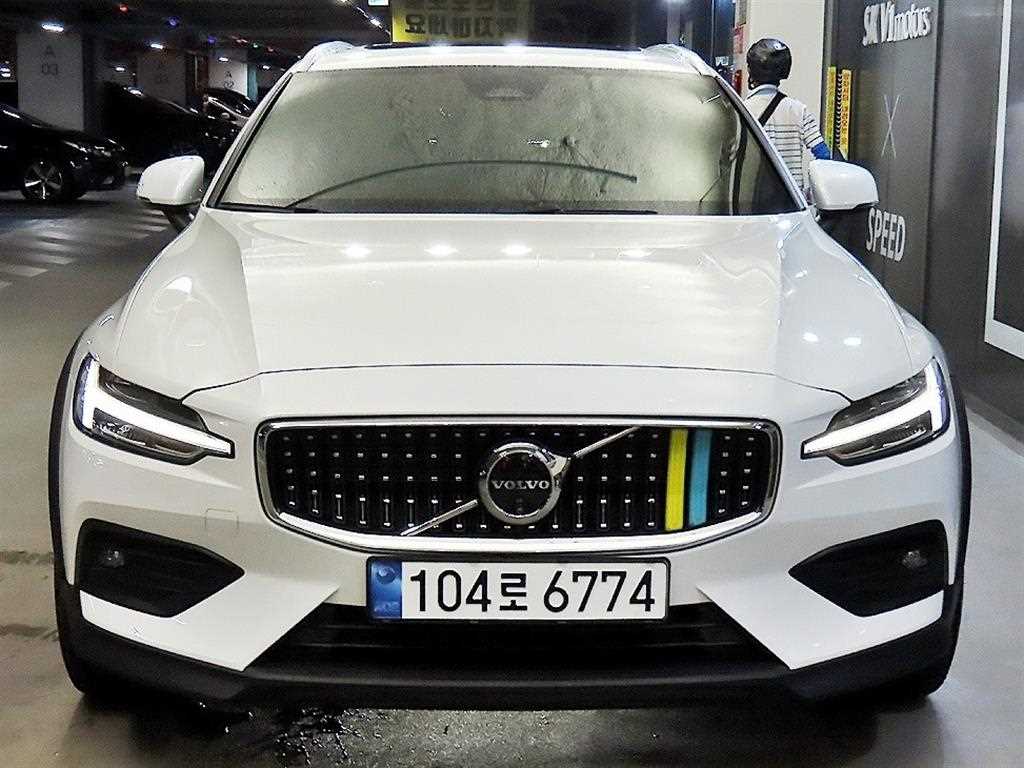 볼보 V60 2.0 B5 얼티메이트 AWD 사진 2/20