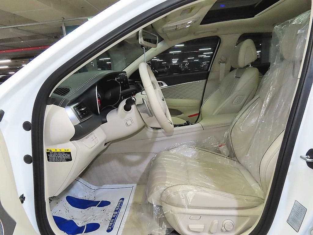 제네시스 G70 2.0T AWD 스포츠 패키지 사진
