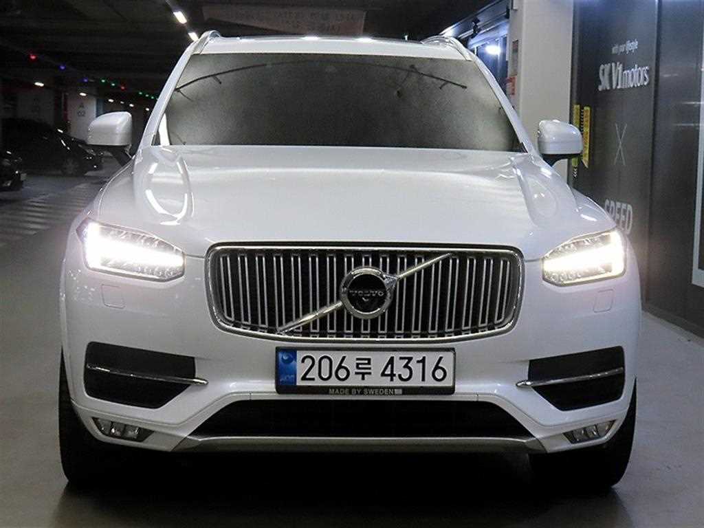 볼보 XC90 2.0 D5 AWD 인스크립션 사진 2/20
